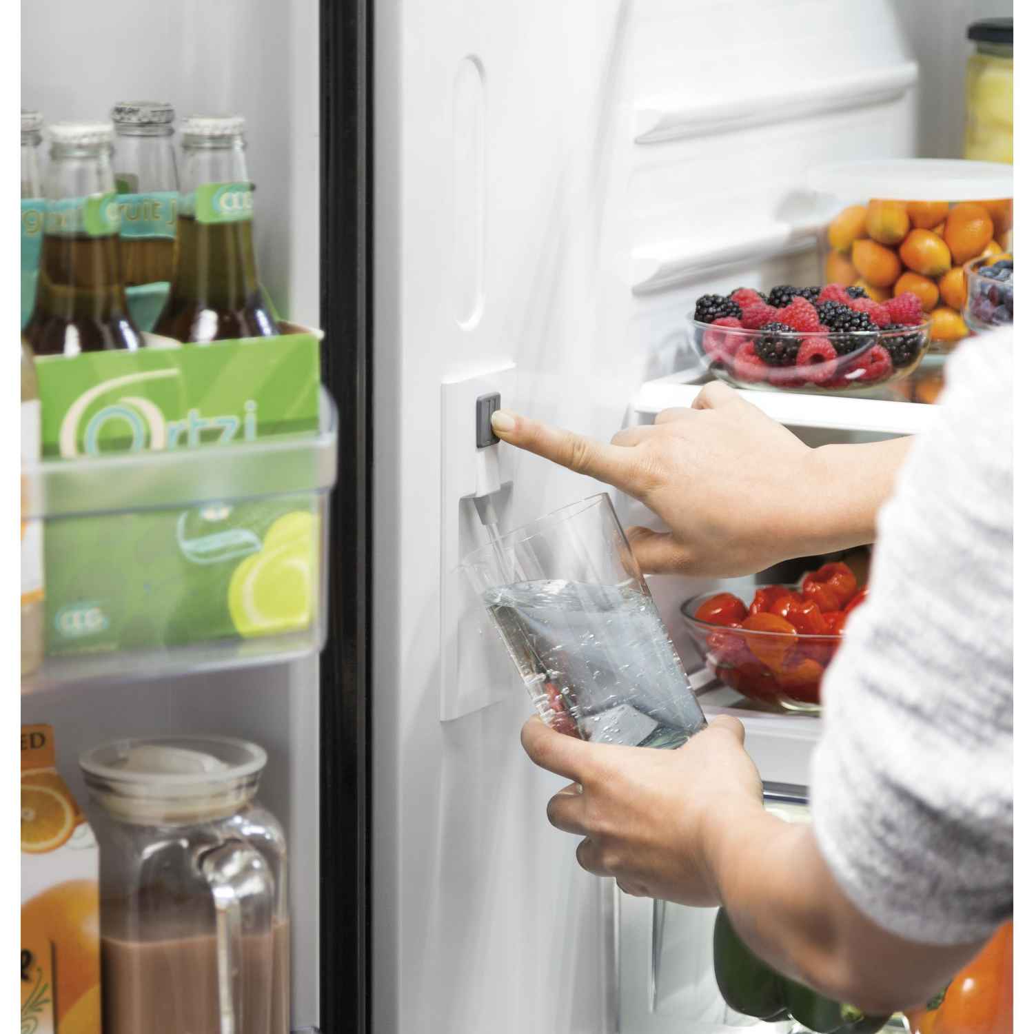GE 33-inch Counter-Depth French-Door Refrigerator with Ice Maker