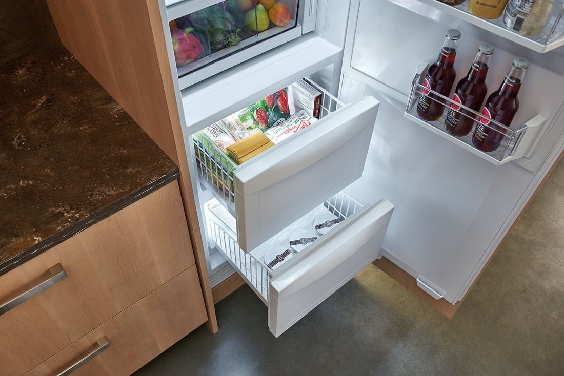 Sub-Zero IC24CILH 24" Dual-Zone Refrigerator/Freezer with Air Purification