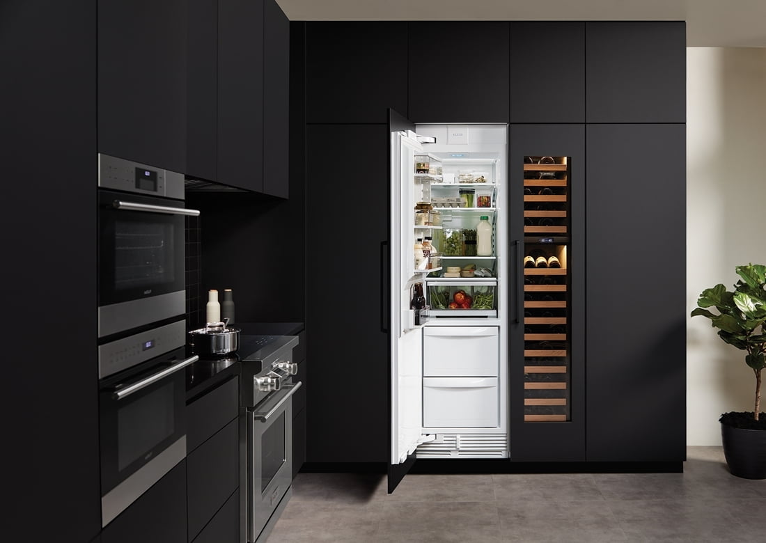 Sub-Zero IC24CILH 24" Dual-Zone Refrigerator/Freezer with Air Purification