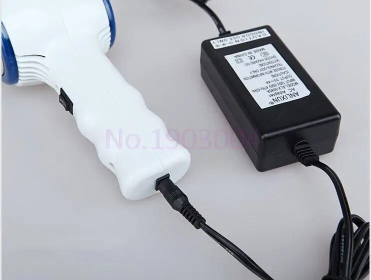 Dual-Action Ice Fire Hammer for Pore Minimization and Skin Tightening