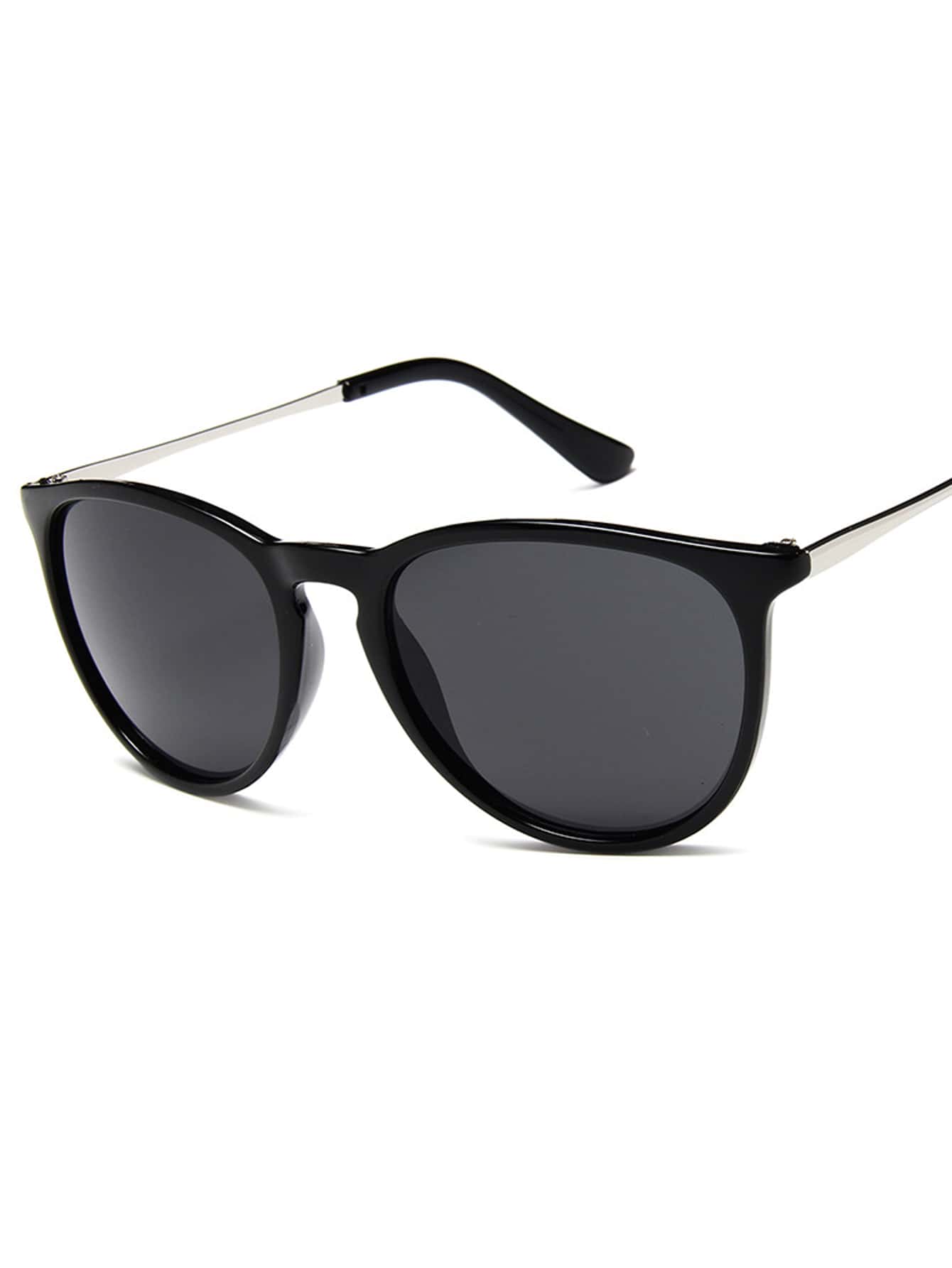 Men's Classic Wayfarer Sunglasses for Outdoor Adventures
