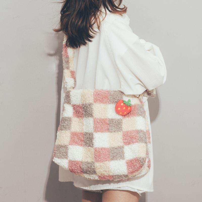 Women's Winter Fashionable Large-Capacity Lattice Bag