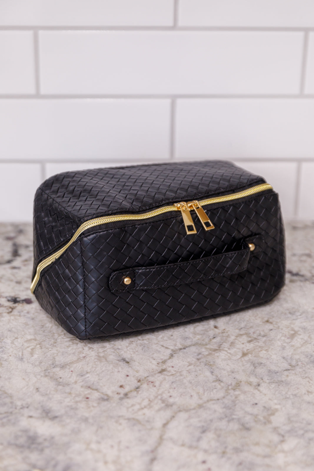 New Dawn Large Capacity Makeup Bag - Sleek & Glamorous