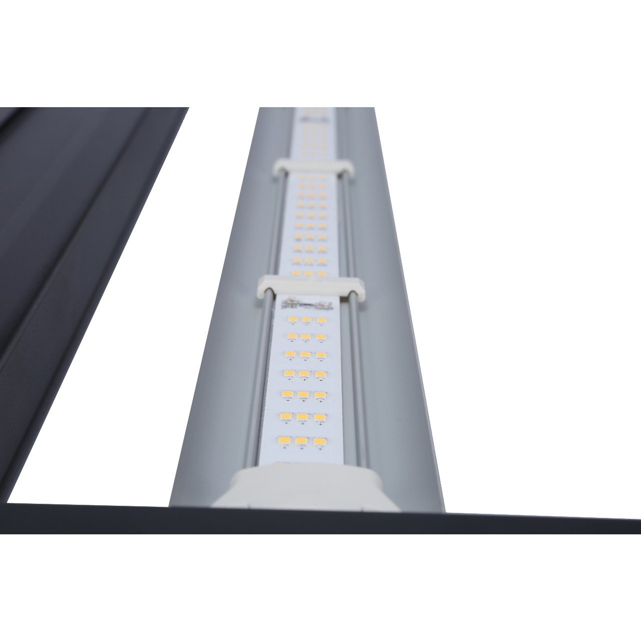 Growers Choice ROI-E680S Enhanced LED Grow Light