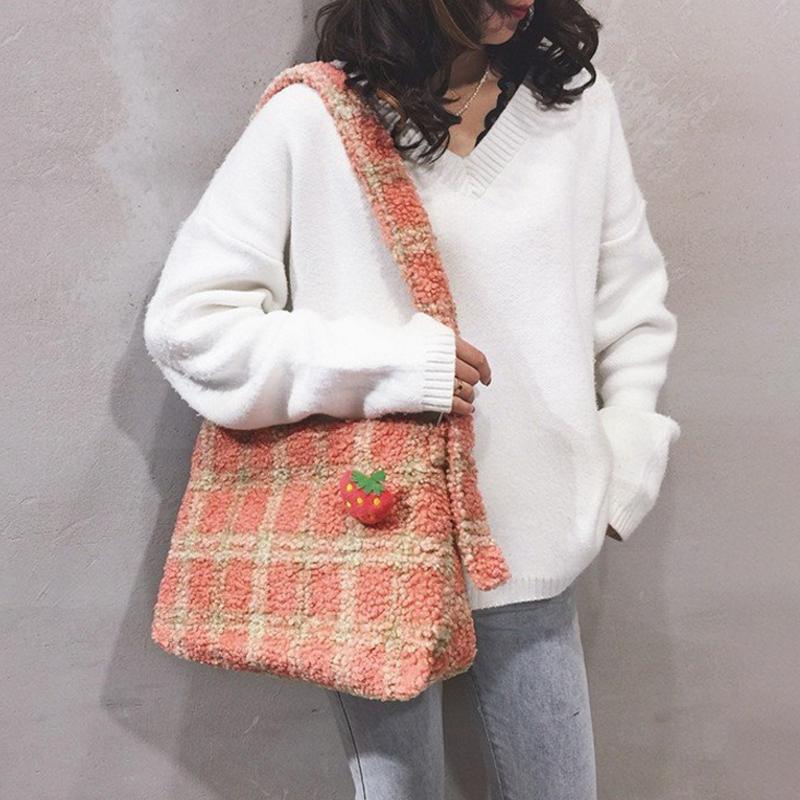Women's Winter Fashionable Large-Capacity Lattice Bag