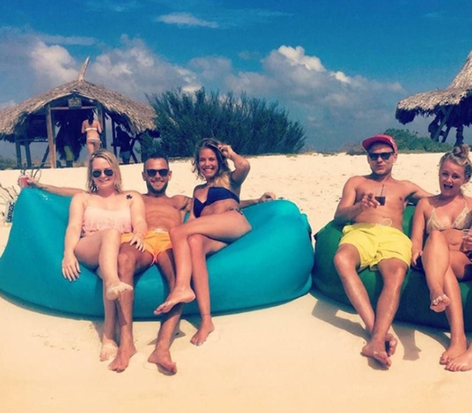 Portable Inflatable Outdoor Sofa, Waterproof Airbed Couch for Camping and Beach