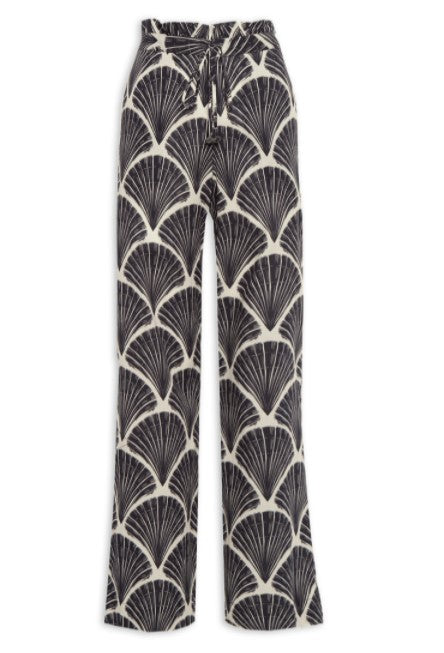 Brazilian Style Kit: 6-Piece Clothing & Shoes Collection
