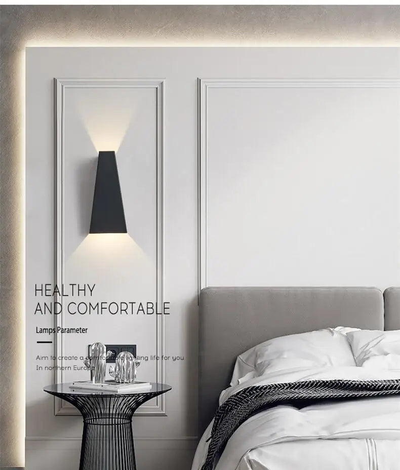 Modern LED Wall Lamp with Up and Down Lighting for Home and Hotel