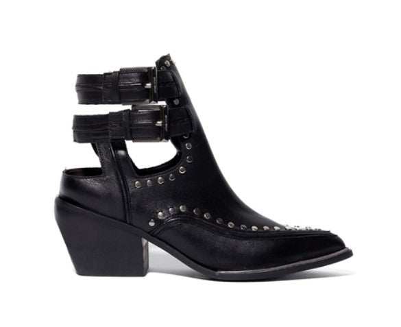 Brazilian Collection: 7 Pairs of Stylish Shoes for Men & Women