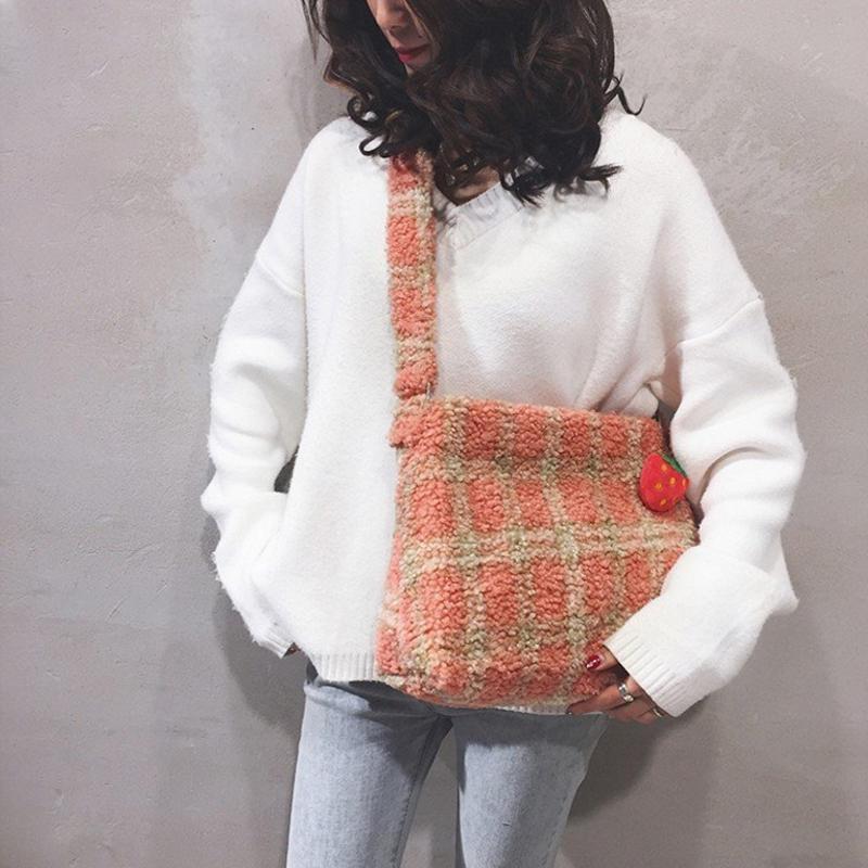 Women's Winter Fashionable Large-Capacity Lattice Bag