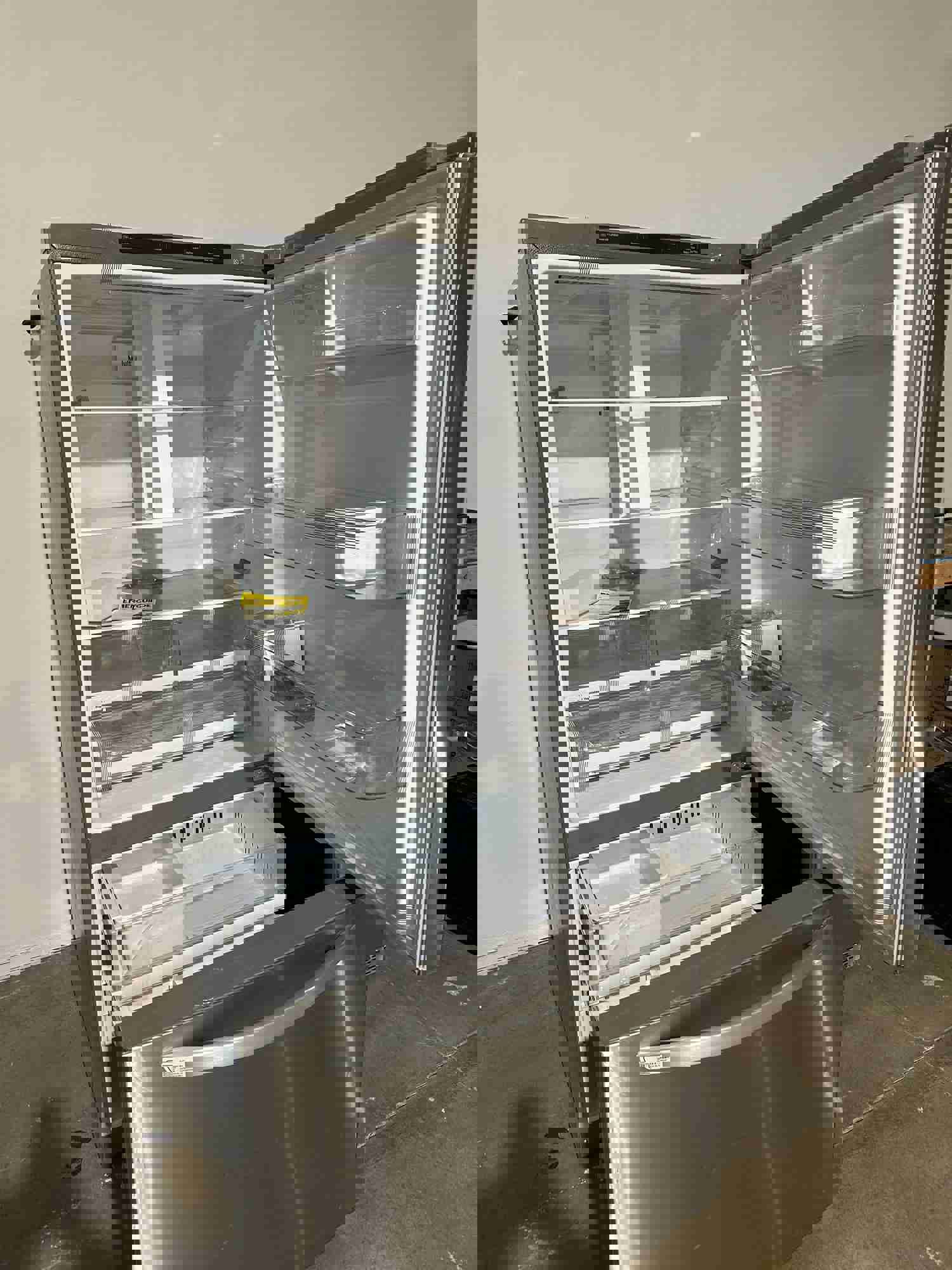Stainless Steel Bottom-Freezer Refrigerator with Ice Maker - LRDCS2603S