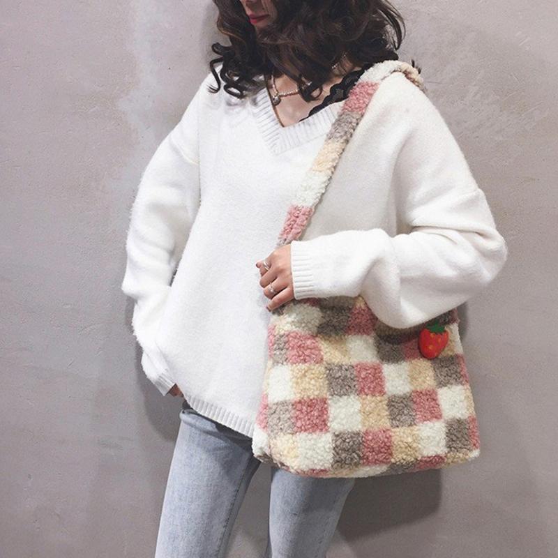 Women's Winter Fashionable Large-Capacity Lattice Bag