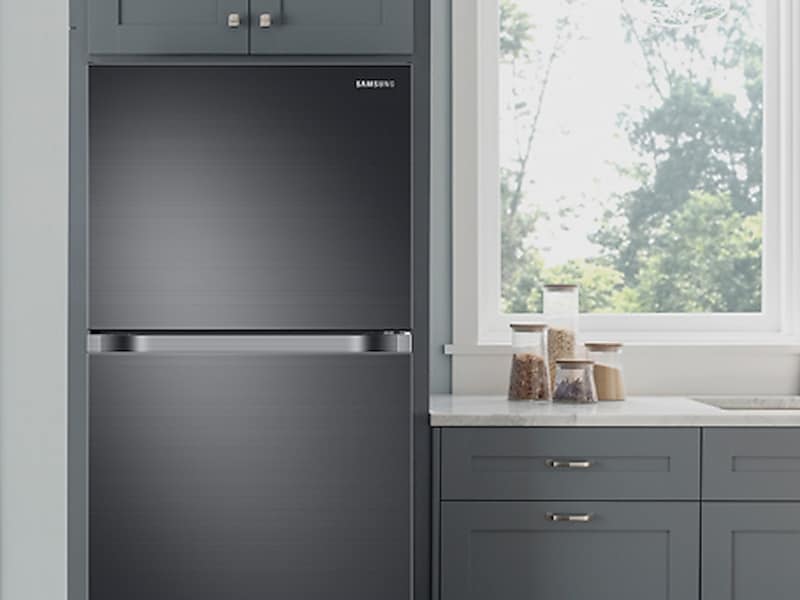 Samsung RT18M6215SG 18 Cu. Ft. Top Freezer Refrigerator with FlexZone™, Ice Maker, and Twin Cooling Plus™ in Black Stainless Steel