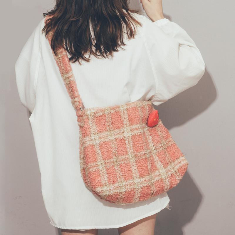 Women's Winter Fashionable Large-Capacity Lattice Bag