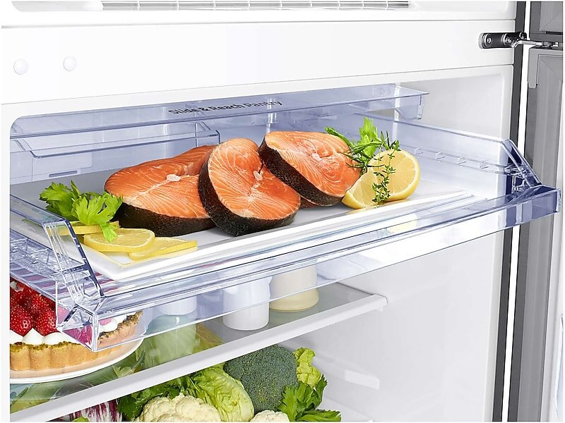 Samsung RT21M6215SR 21 Cu. Ft. Top Freezer Refrigerator with FlexZone™, Ice Maker, and Twin Cooling Plus™