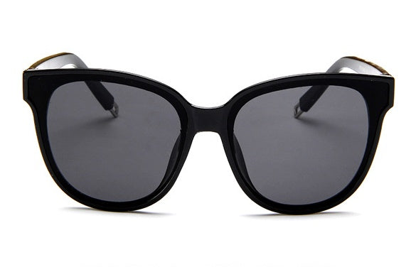 Stylish Vintage Sunglasses with Polarized Lenses