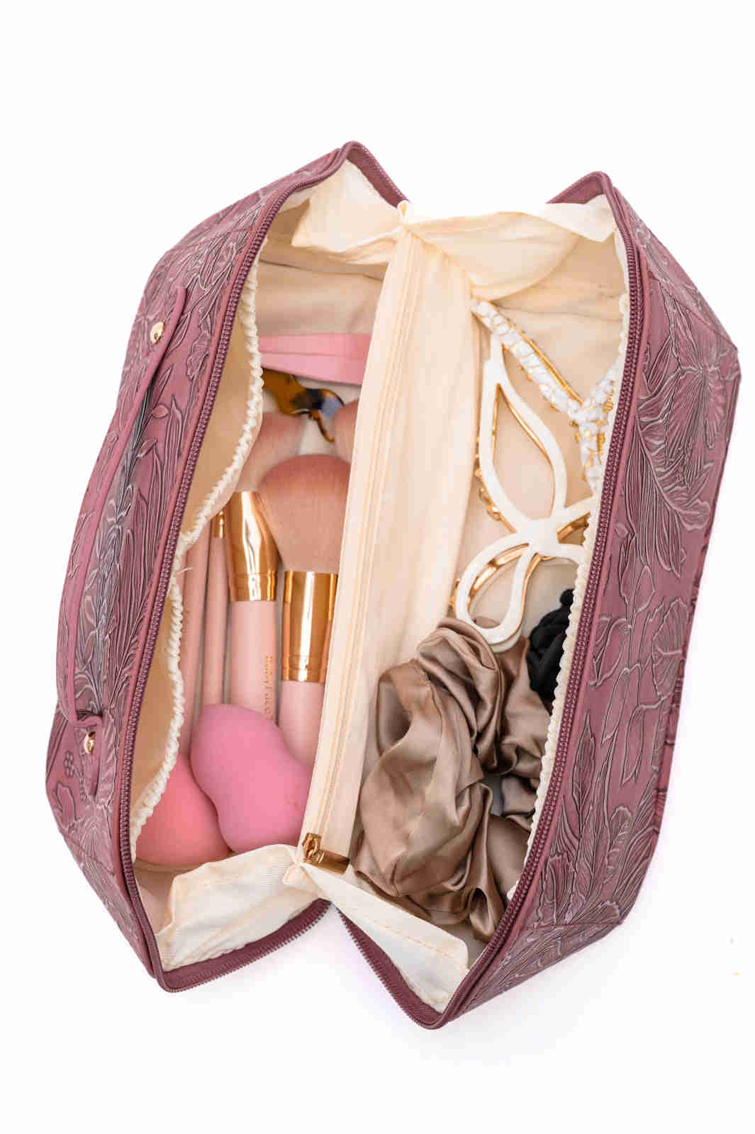 Luxurious Embossed Cosmetic Bag for Everyday Glamour