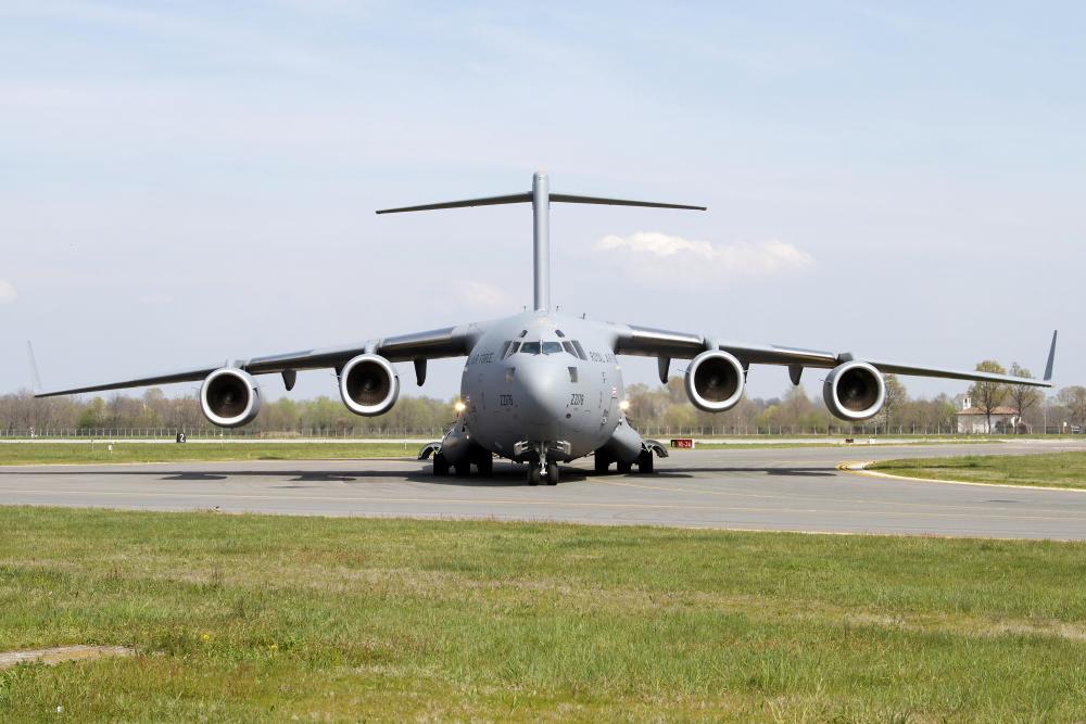 Boeing C-17 Globemaster III Wall Decal - Large Aircraft Art for Home and Office