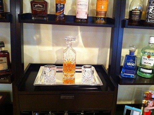 Elegant Crystal Decanter with Vintage Square Design for Whiskey, Wine, Bourbon, Tequila, Scotch
