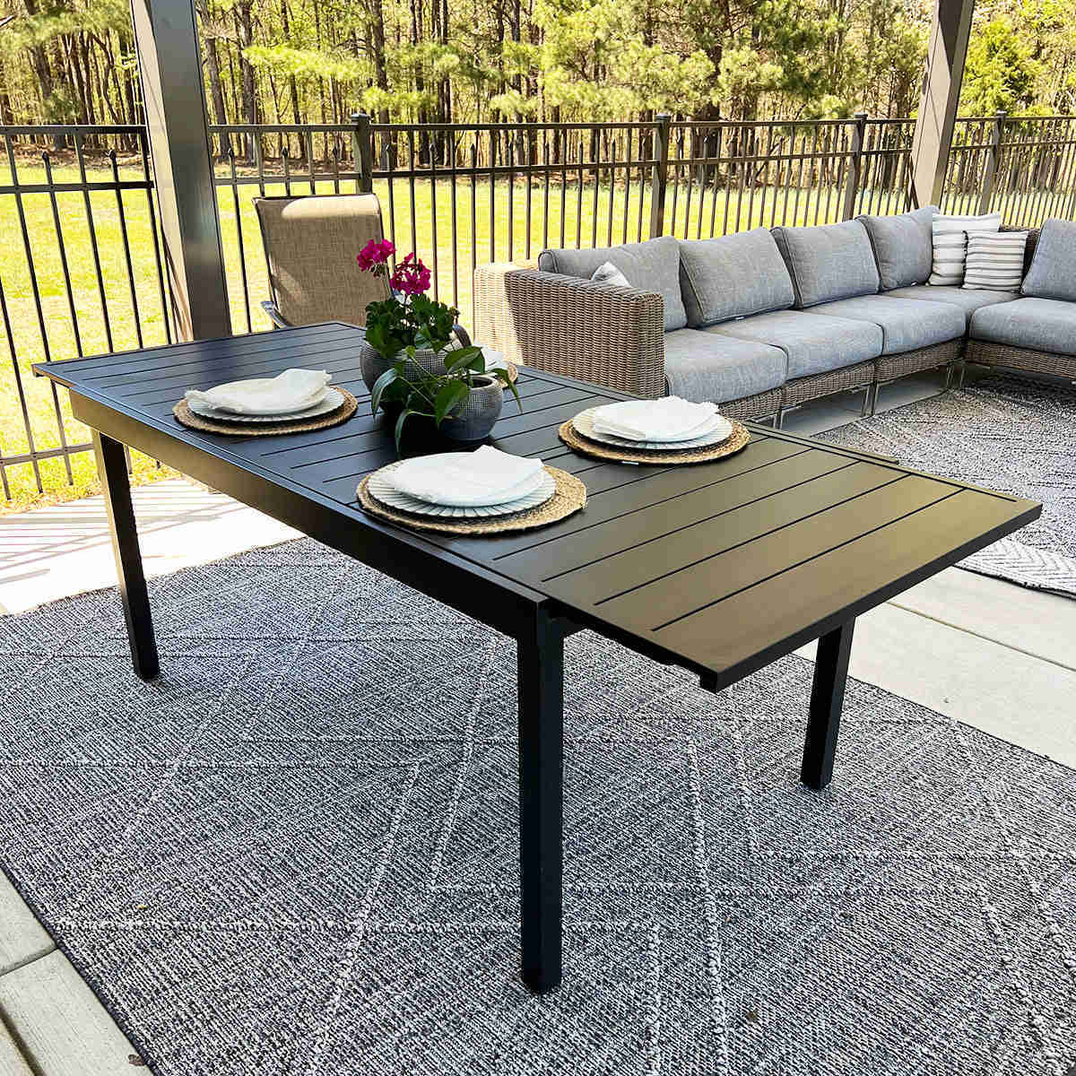 8-Seat Expandable Rust-Resistant Outdoor Dining Table