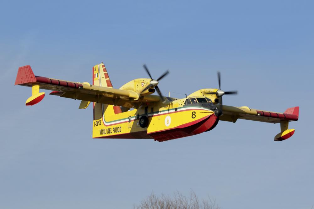 Italian Fire Hunter In-Flight Wall Decal - CL-415