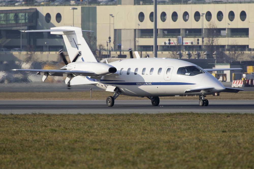 Piaggio P180 Avanti Italian Style Wall Decal