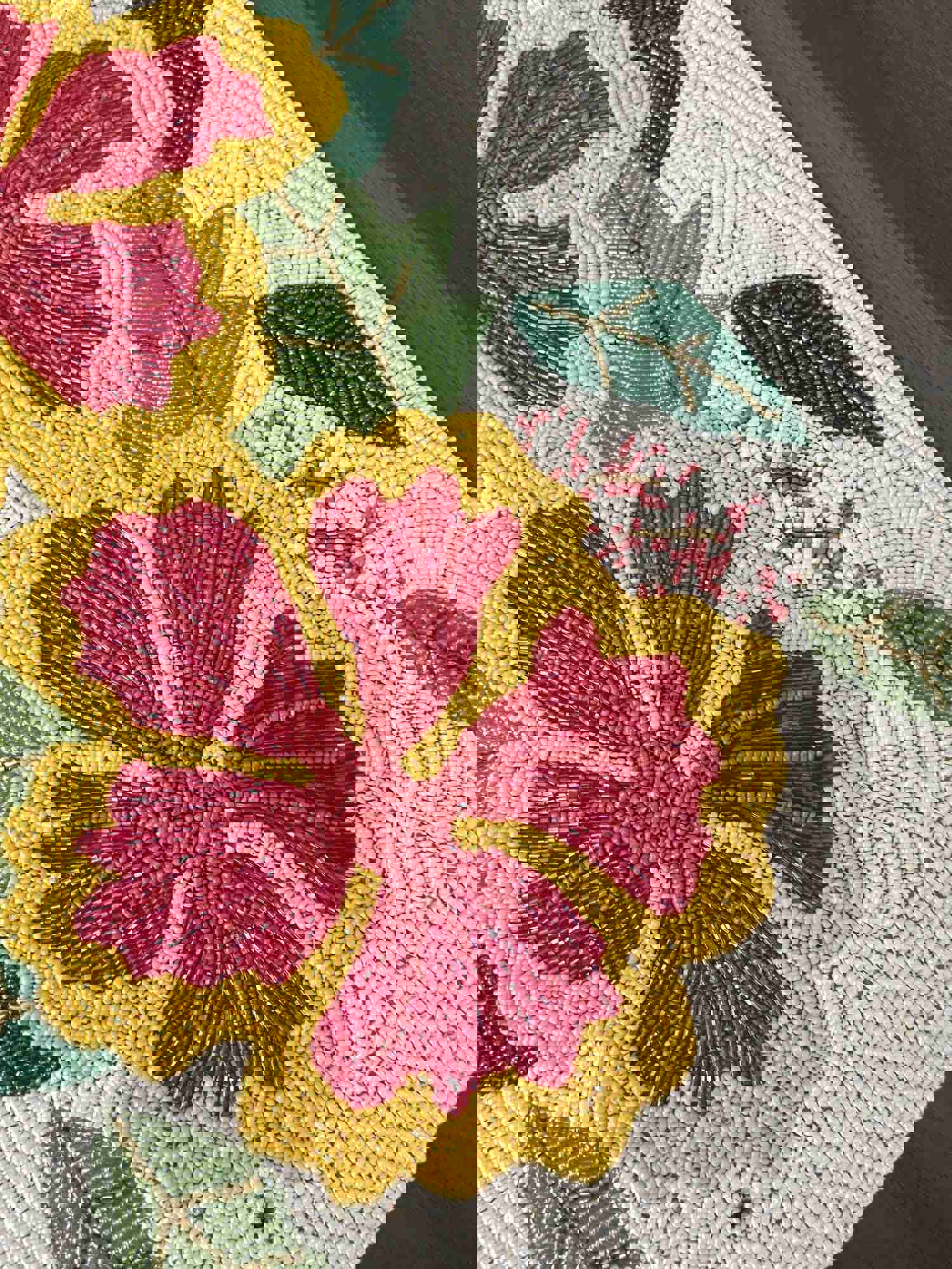 Exquisite Hibiscus Flower Beaded Table Runner