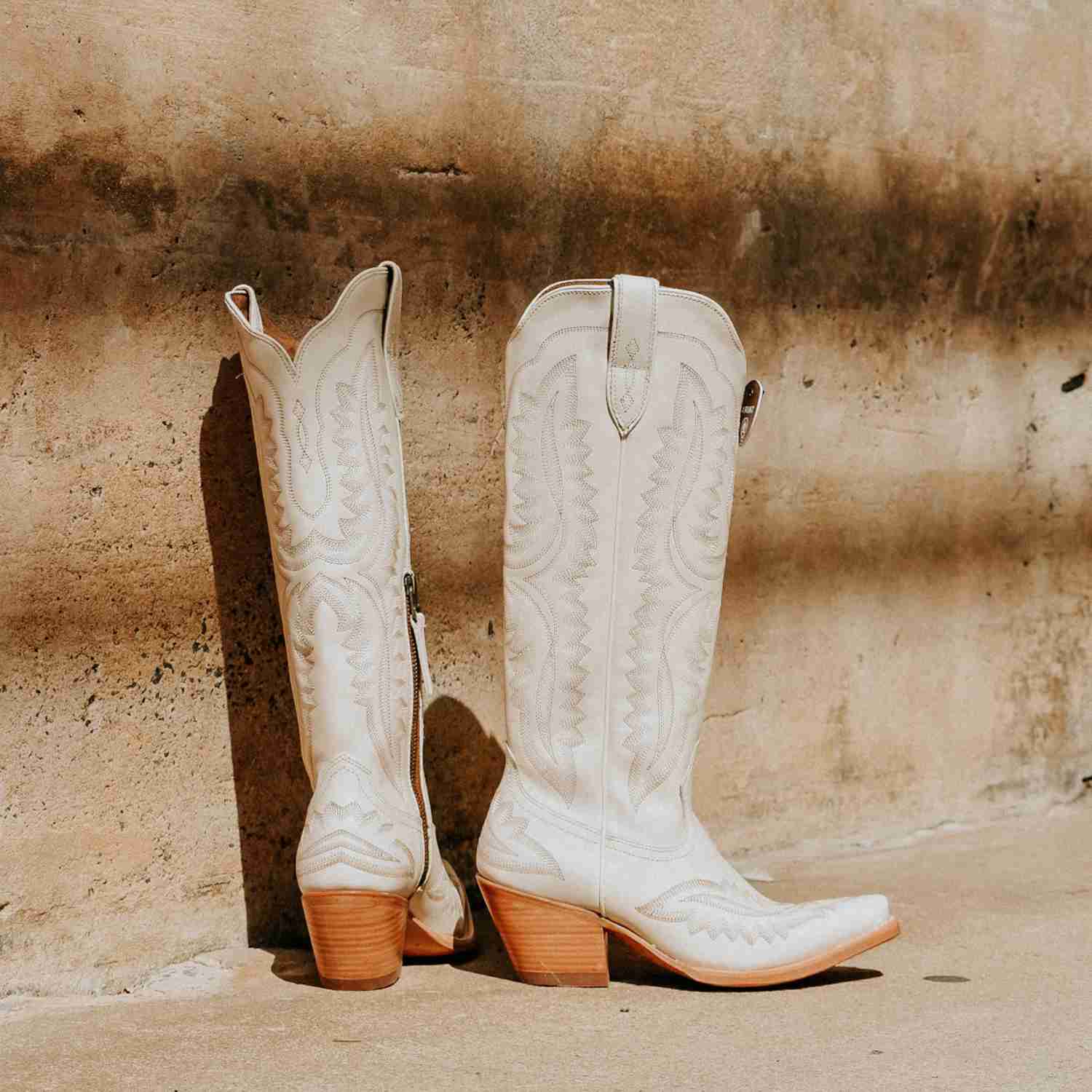 Ariat Women's Casanova Western Boot - Premium Comfort & Style