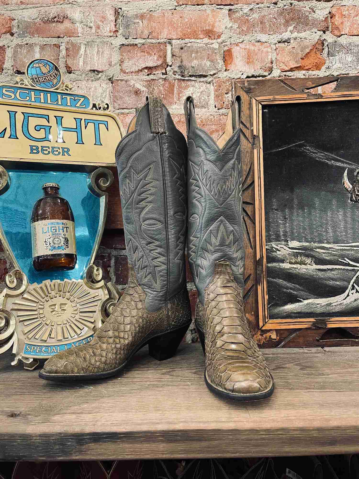 Stylish Sanders Cowboy Boots for Men - Size 5.5