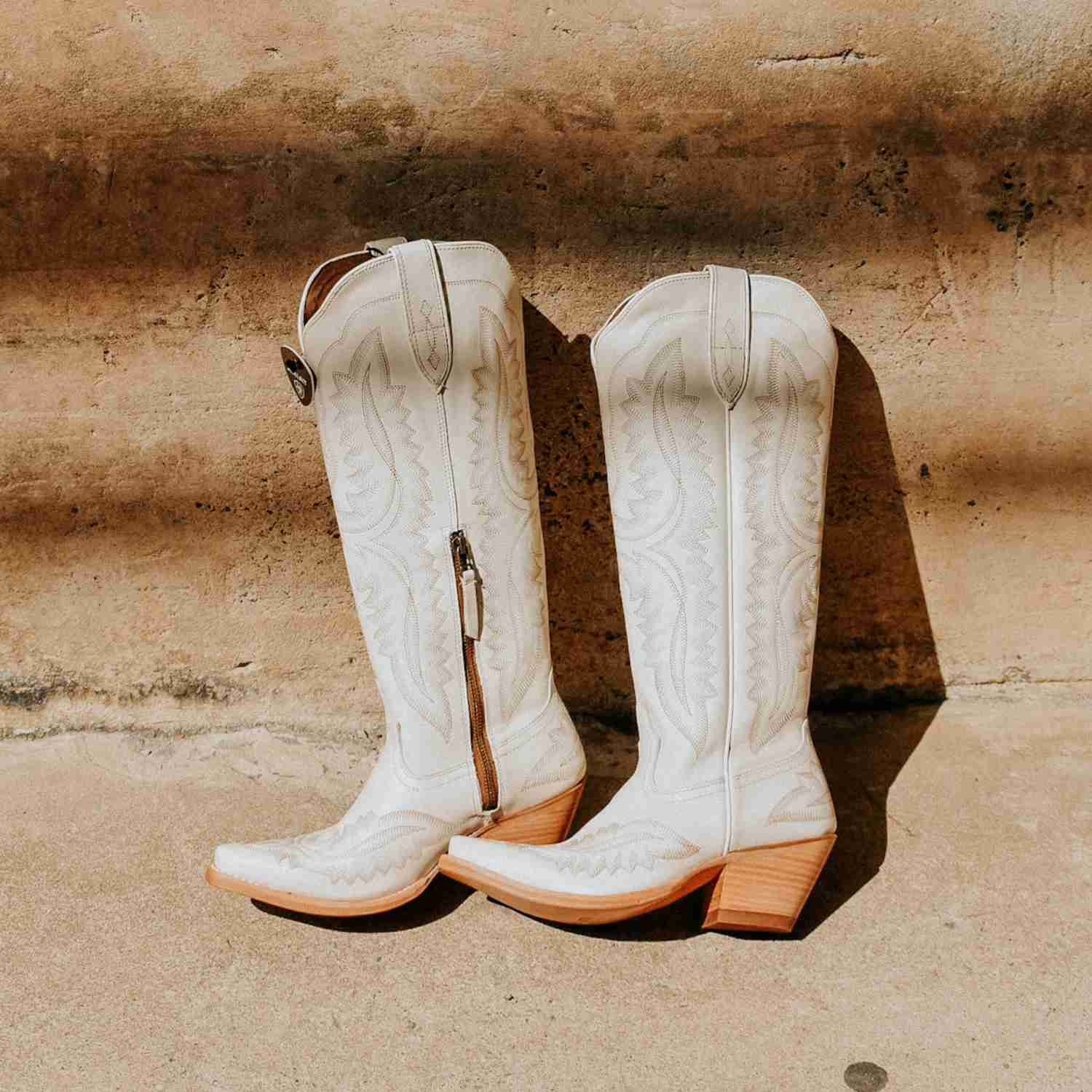 Ariat Women's Casanova Western Boot - Premium Comfort & Style