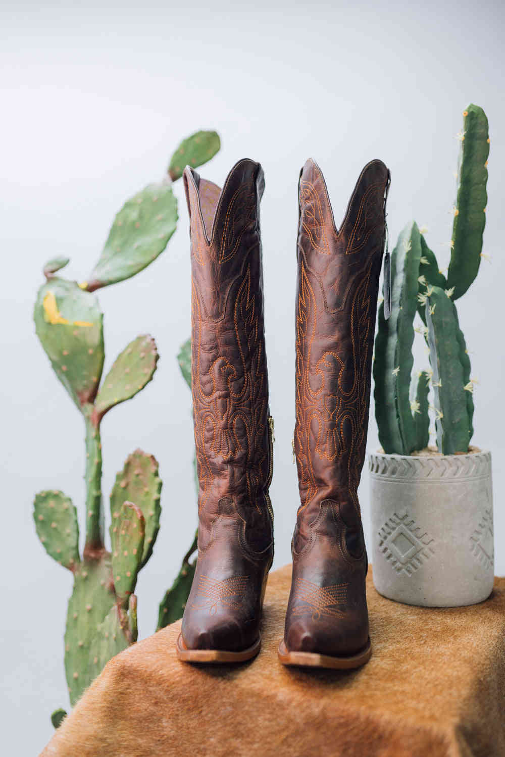 Juany XL Women's Full-Grain Leather Cowgirl Boots