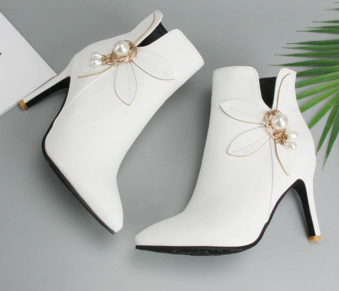 Stylish Women's Winter Ankle Boots with Decorative Flower