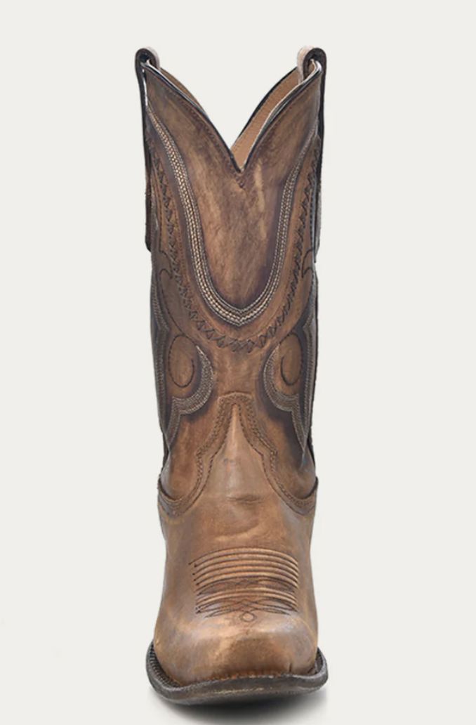 Rugged and Elegant Men's Cowboy Boots with Distressed Finish