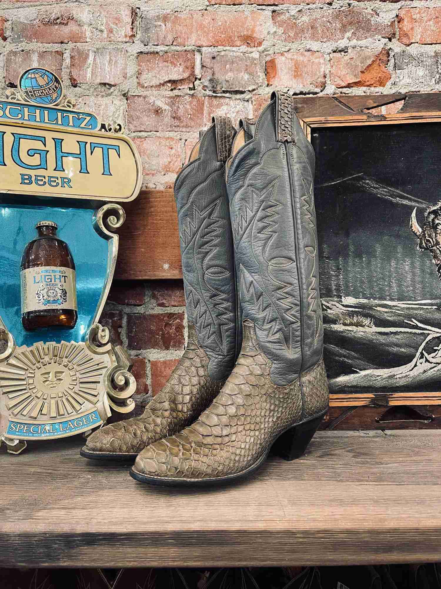 Stylish Sanders Cowboy Boots for Men - Size 5.5