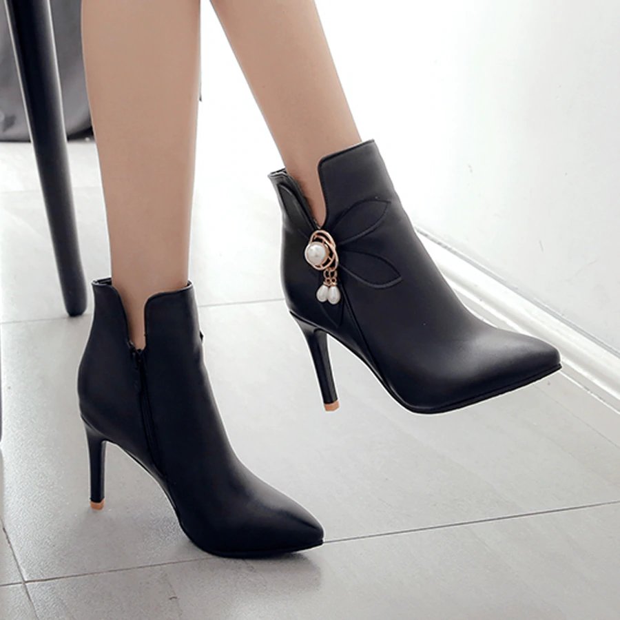 Stylish Women's Winter Ankle Boots with Decorative Flower