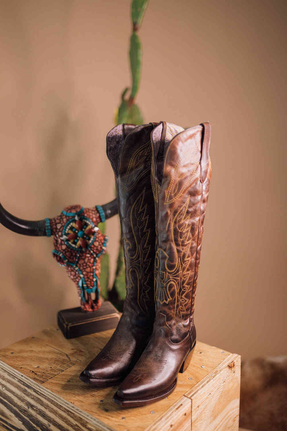 Juany XL Women's Full-Grain Leather Cowgirl Boots