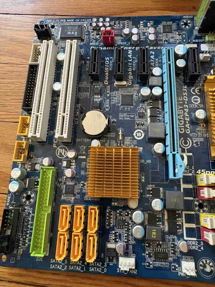 Gigabyte GA-EP45-DS3L ATX Motherboard with Intel E8400 CPU, 8GB DDR2 RAM and Cooler