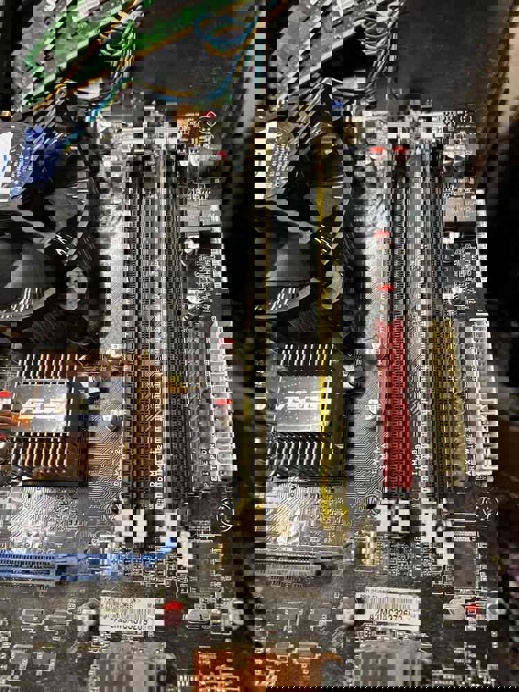 ASUS P5Q PRO Turbo Intel LGA 775 ATX Motherboard with CPU