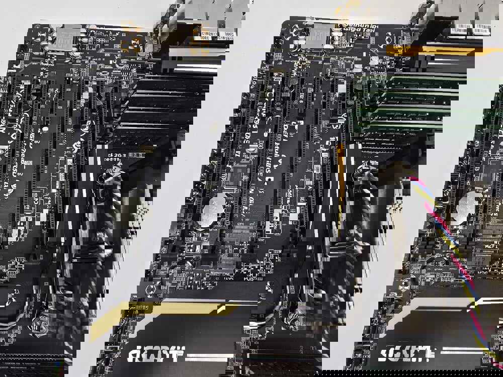 *FULLY LOADED* GIGABYTE GA-X99-UD5 WIFI Motherboard with 64GB RAM and Intel i7 5820k CPU