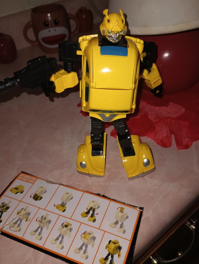 Bee Warrior Deformation Robot Car Action Figure