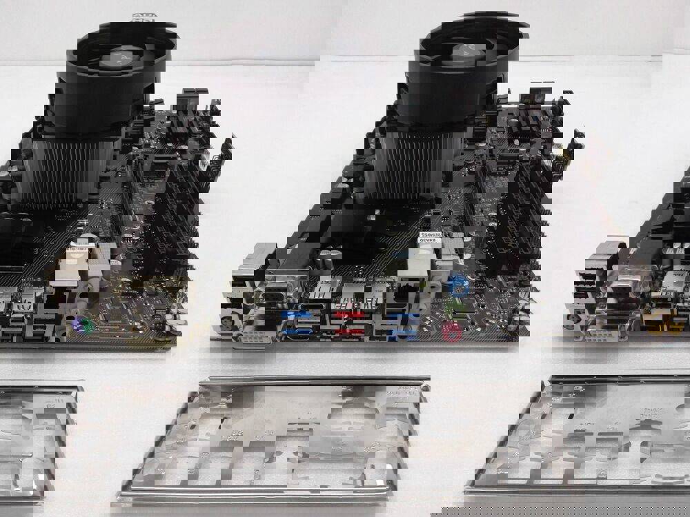 GIGABYTE GA-AB350M-D3H Motherboard with AMD Ryzen 3 2200G