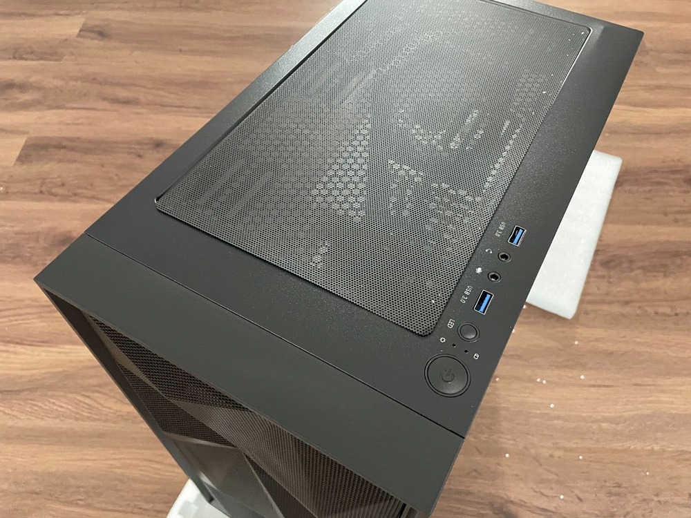 Black Mid Tower Gaming Computer Case with 4 Pre-Installed Fans