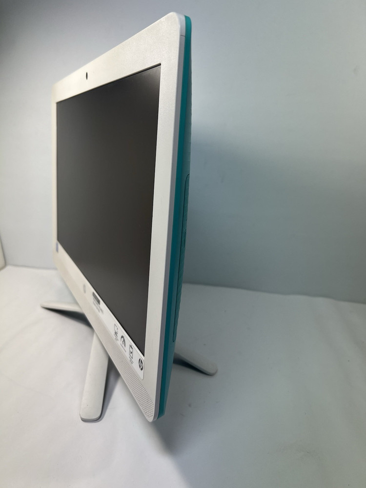 HP 20 All-In-One Computer - Model 20 C023W, Windows 10, White/Teal