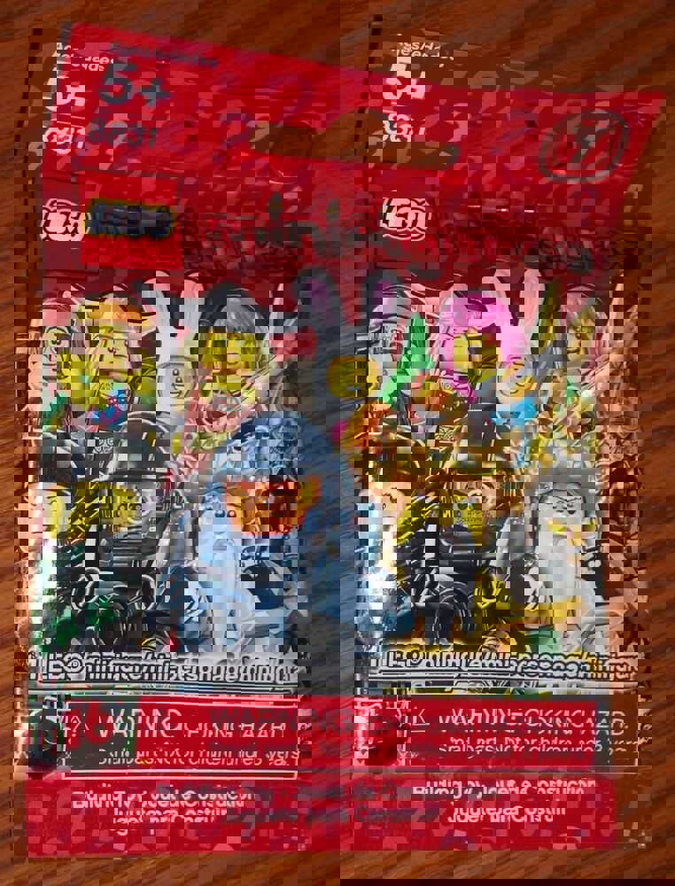 LEGO Minifigures Series 7 (8831) - Sealed Pack, 2012 Edition