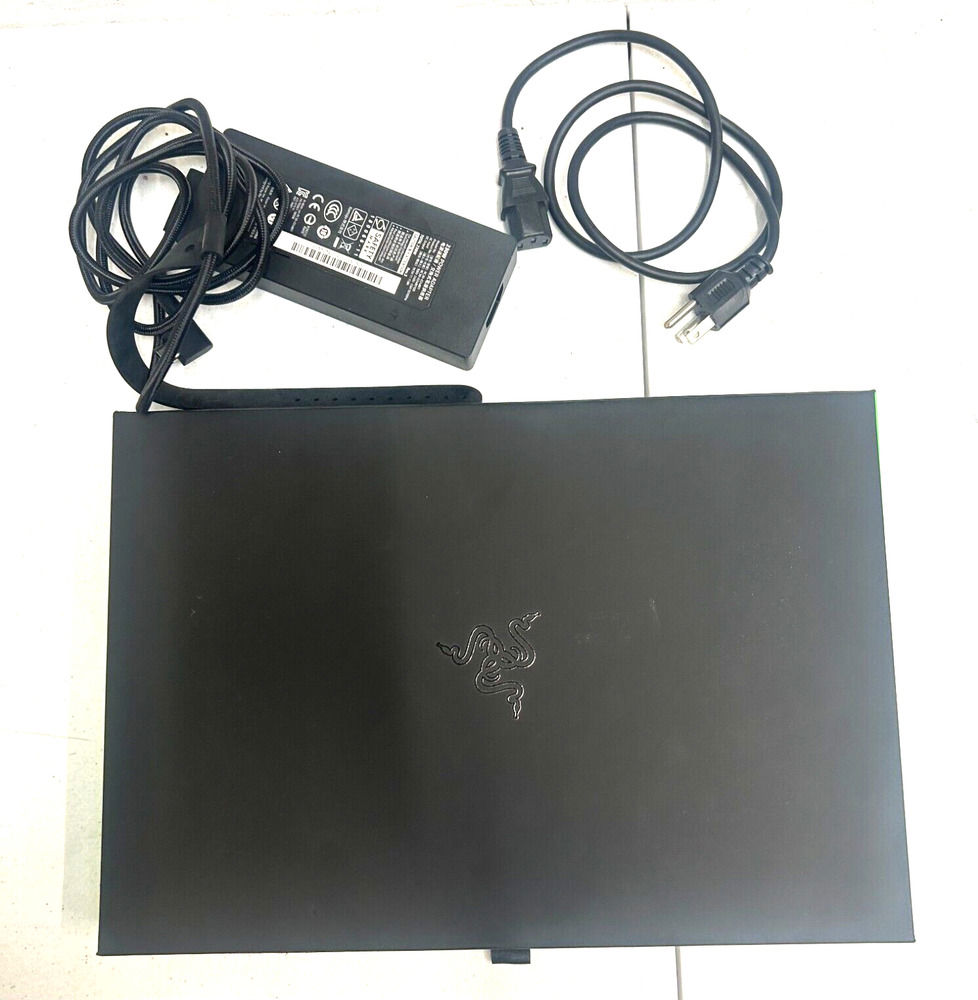 Razer Blade 15 Gaming Laptop with FHD Display, i7-9750H, 16GB RAM, 512GB SSD, RTX 2070, Windows 10