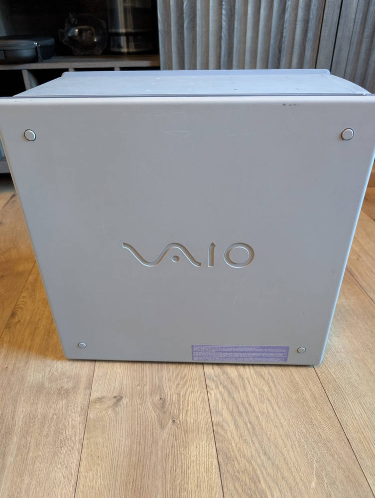 Sony VAIO PCV-RX462DS with Windows XP Home Edition and Intel Pentium 4 Processor