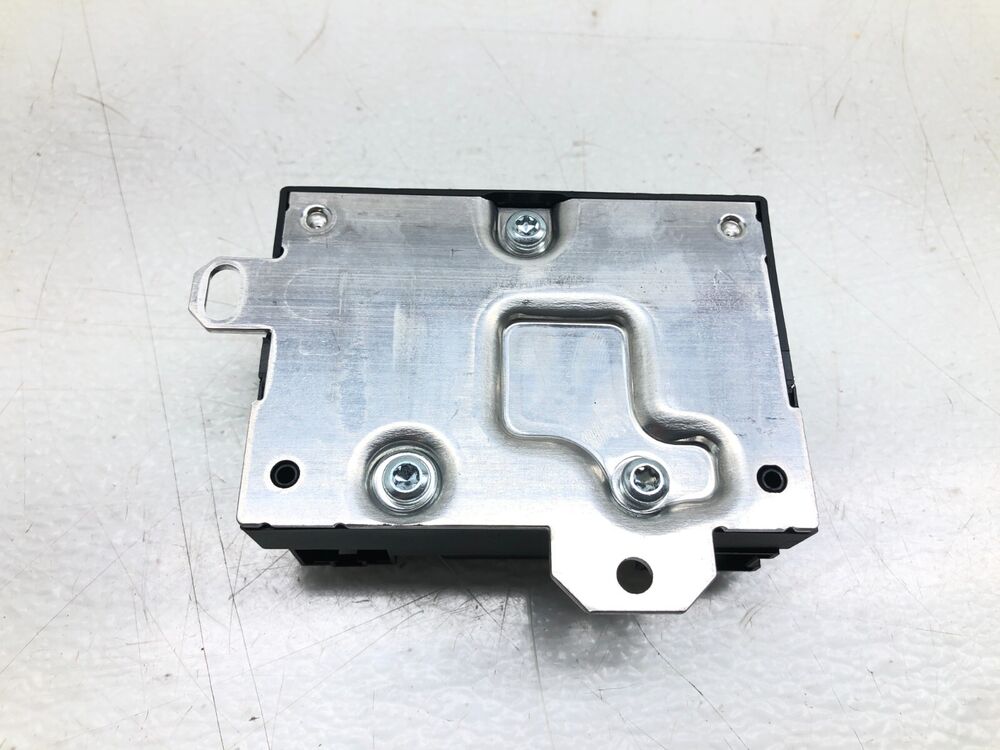 2012-2018 Mercedes Benz CLS550 Fuel Pump Control Module - OEM Quality