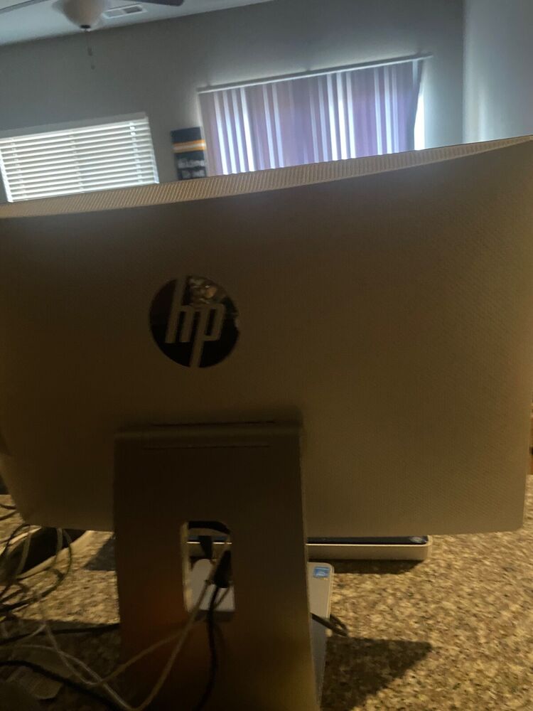 HP All-in-One Desktop Computer 22in a113 with 2.90 GHz, 4.00 GB RAM, Pen and Touch Support