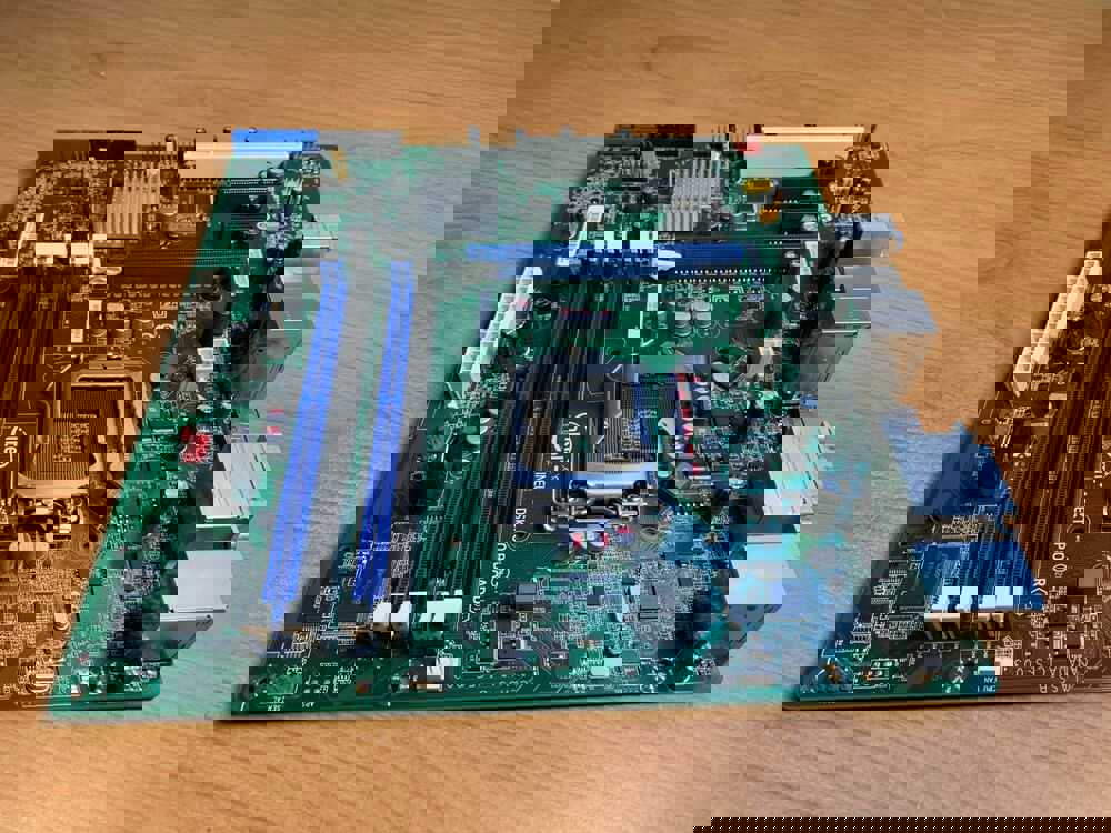 Intel DQ67SW Motherboard LGA1155 Micro ATX with IO Shield - Refurbished