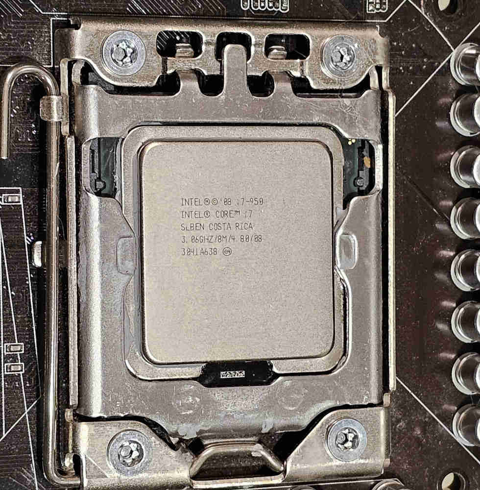ASUS SABERTOOTH X58 R2.0/GEN3 AM3 Motherboard Bundle with 3 Intel CPUs